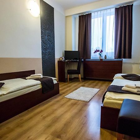 Penzion FIT - Contactless check in Zvolen Exterior foto