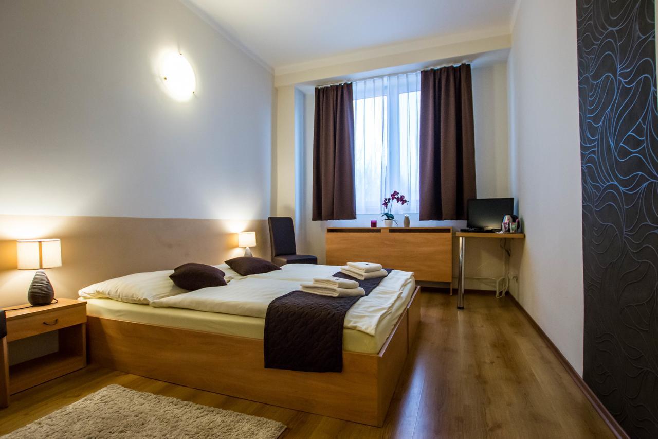 Penzion FIT - Contactless check in Zvolen Exterior foto