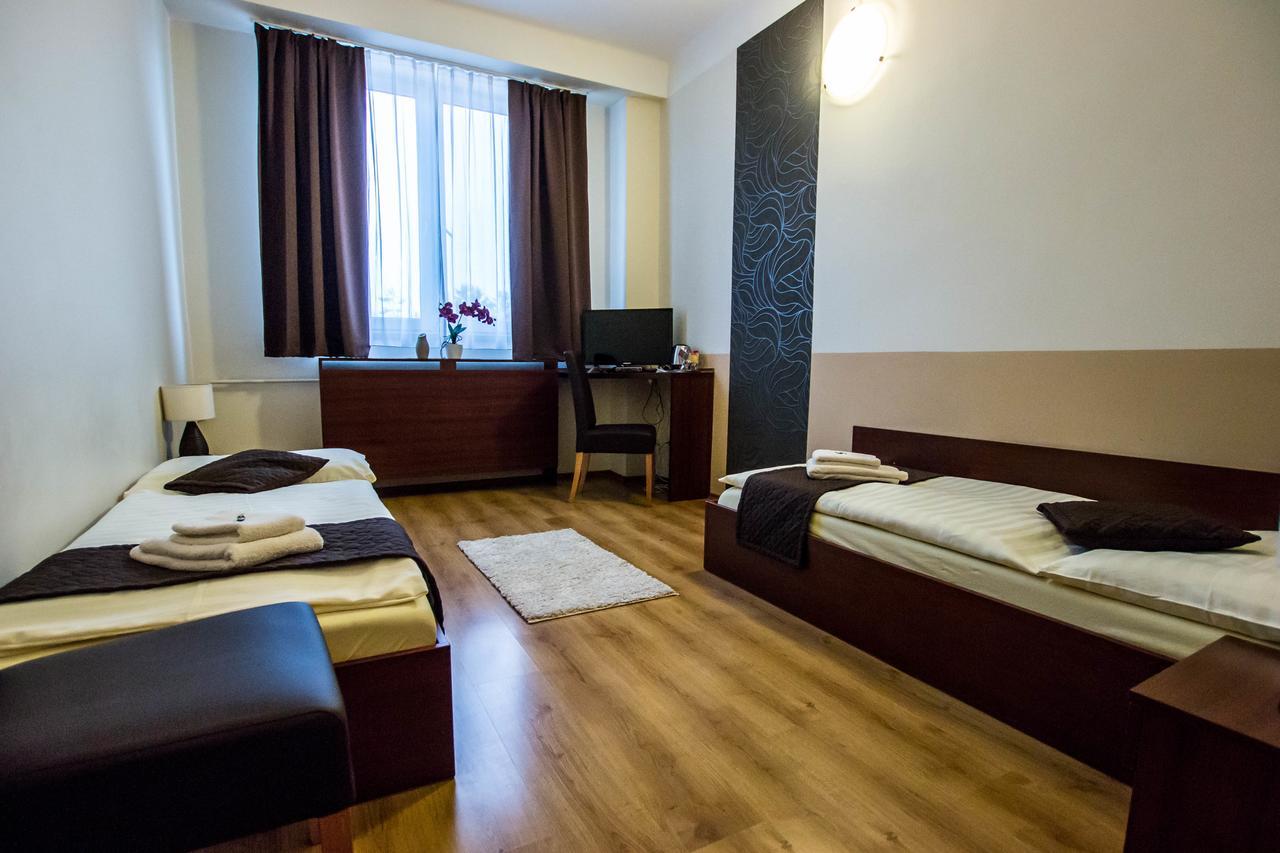 Penzion FIT - Contactless check in Zvolen Exterior foto